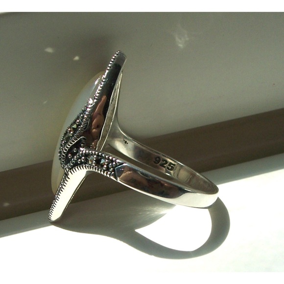 925 STERLING SILVER Marquise Mother Of Pearl & Marcasite Ring - Picture 10 of 15